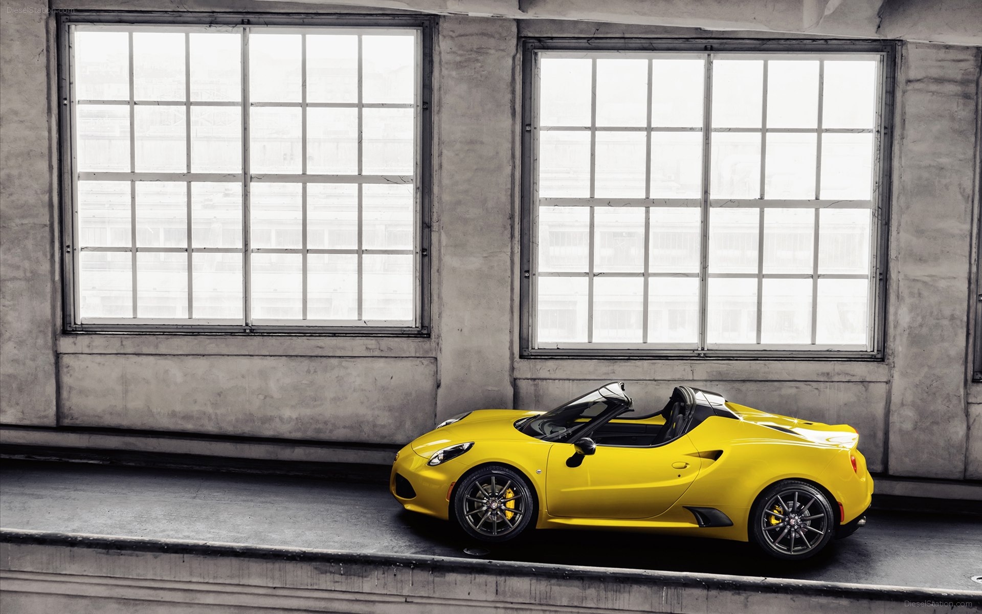Alfa Romeo 4C Spider 2015